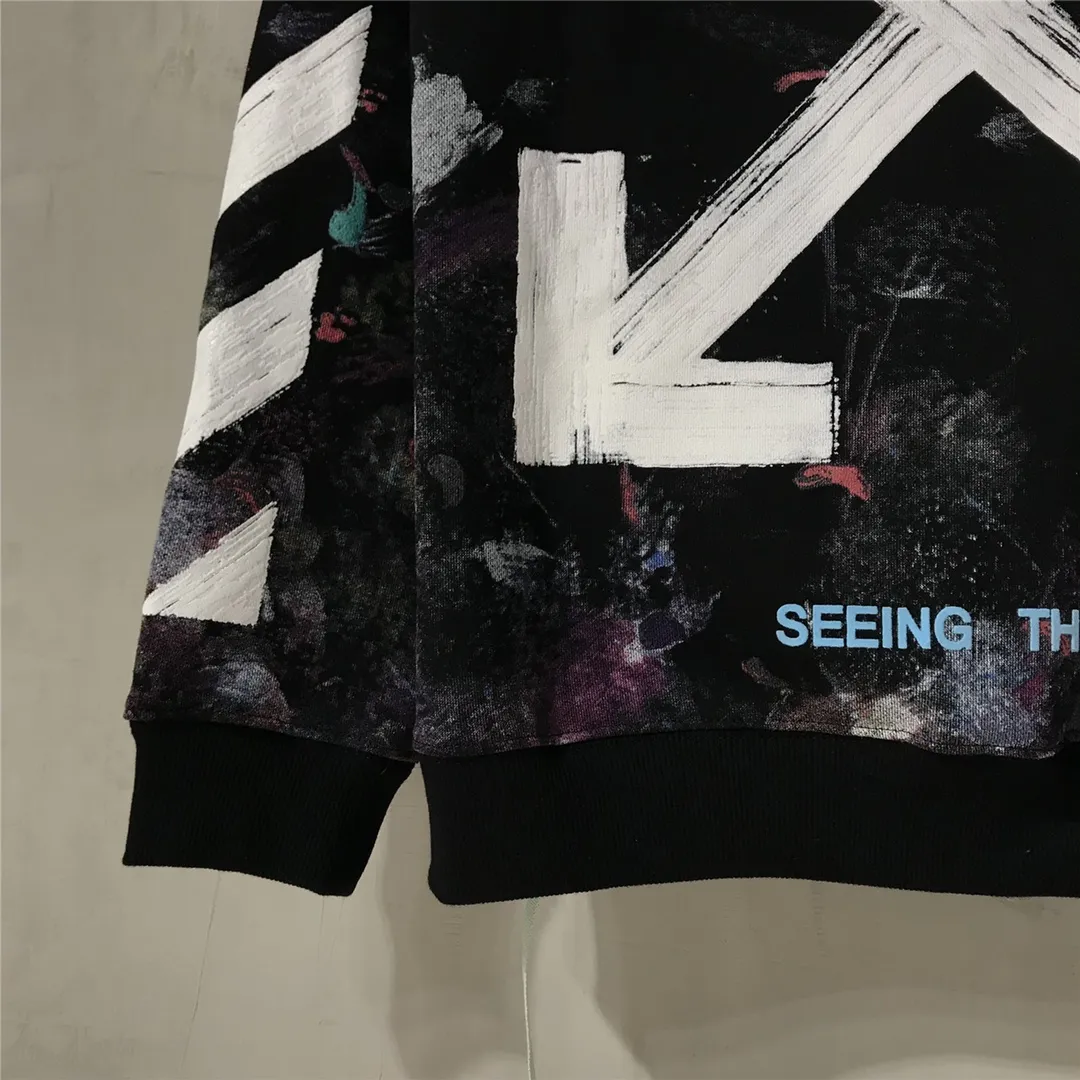 The top tested version OFFWHITE Starry Sky Fireworks, the strongest fireworks on earth, round neck pullover sweatshirt, 18-layer film heavy industry three-dimensional printing.  The fireworks color system is obtained through contrasting printing. There are eight panels in the whole body. Seven color sets and eight panels are printed in eight times. The first layer is gray, the second layer is white, the third layer is yellow, the fourth layer is green, the fifth layer is blue, the sixth layer is purple, the seventh layer is orange. The last layer is arrow paint printing. The seven colors are layered on each other, which will also create new colors. The arrows on the back and the front squares are first glued and then hung in four layers. The paint has an obvious concave and convex feeling. Quality speaks for itself in the details. The blue letters are electrostatic three-dimensional flocking. They are made separately and then printed through high-temperature thermal transfer. The difficulty is unprecedentedly high. I have made more than 80,000 pieces of fireworks series in total. More than half of the ones you see on the market are made by me!  Size chart